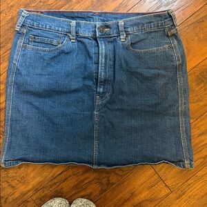 Vintage Levi’s Medium Wash Denim Skirt Size 14